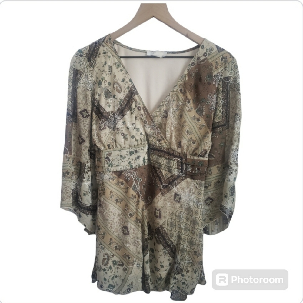 Woman's Paisley V-Neck Blouse with 3/4 Length Sleeve - Size M